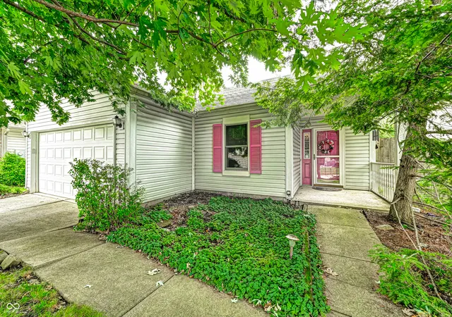 1st image of 40 Ashwood Cir, Brownsburg, IN 46112 | MLS# 22120589