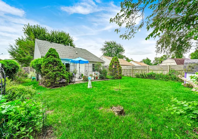 3rd image of 40 Ashwood Cir, Brownsburg, IN 46112 | MLS# 22120589