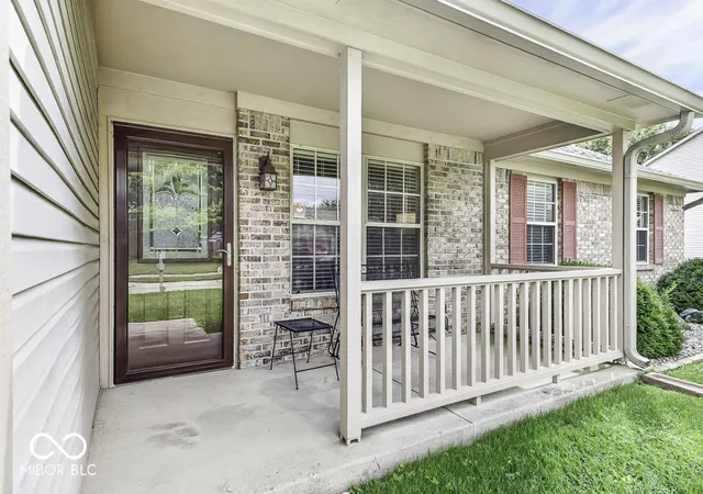 Photo 3 of Single family home for sale at 35 Morningside Ct, Whiteland, IN 46184 | MLS# 22120593 | Listing updated on 2026-10-07