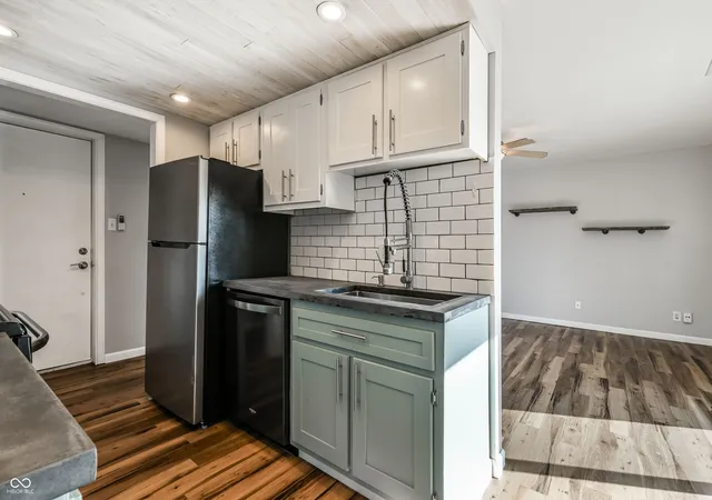 2nd image of 315 Elmead Ct #3017, Greenwood, IN 46142 | MLS# 22120597