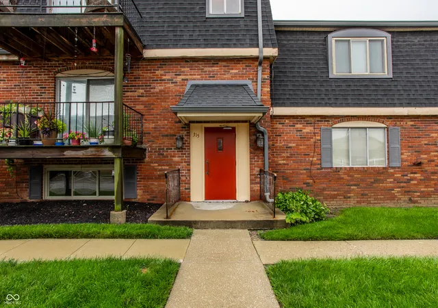 3rd image of 315 Elmead Ct #3017, Greenwood, IN 46142 | MLS# 22120597