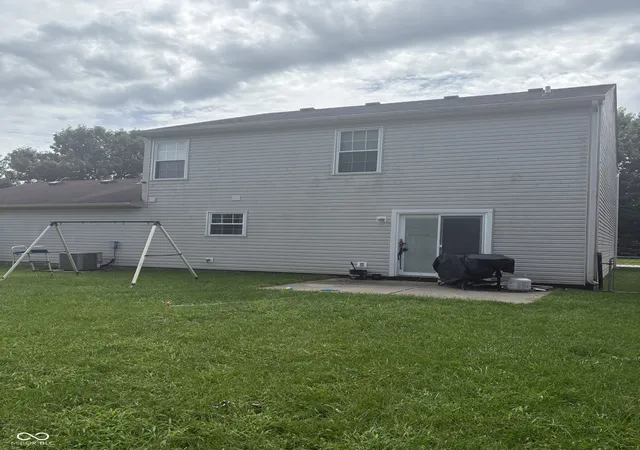 2nd image of 1160 Jasmine Dr, Greenfield, IN 46140 | MLS# 22120598