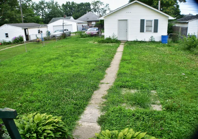 Photo 3 of Single family home for sale at 2208 W Minnesota St, Indianapolis, IN 46221 | MLS# 22120599 | Listing updated on 2026-08-19