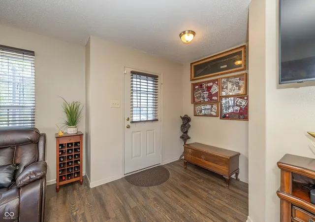 4th image of 1376 Broyles Ln, Indianapolis, IN 46231 | MLS# 22120602