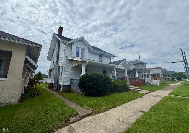 4th image of 131 2Nd St, Shelbyville, IN 46176 | MLS# 22120603