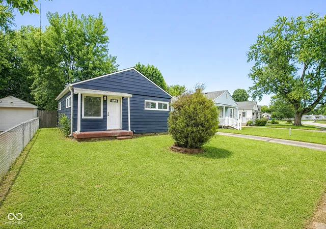 2nd image of 5320 E 19th St, Indianapolis, IN 46218 | MLS# 22120608