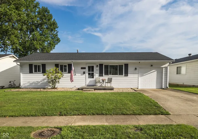1st image of 1913 Hawthorne Dr, Plainfield, IN 46168 | MLS# 22120609