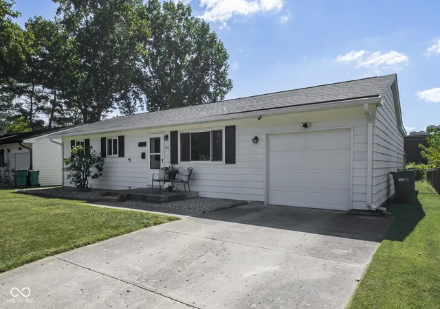 Photo 2 of Single family home for sale at 1913 Hawthorne Dr, Plainfield, IN 46168 | MLS# 22120609 | Listing updated on 2026-10-05