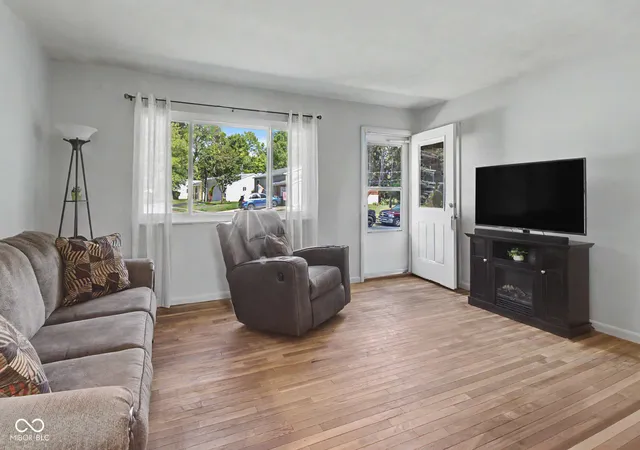 Photo 3 of Single family home for sale at 1913 Hawthorne Dr, Plainfield, IN 46168 | MLS# 22120609 | Listing updated on 2026-10-05