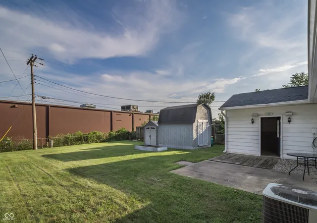 5th image of 1913 Hawthorne Dr, Plainfield, IN 46168 | MLS# 22120609