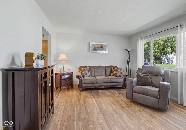 Photo 4 of Single family home for sale at 1913 Hawthorne Dr, Plainfield, IN 46168 | MLS# 22120609 | Listing updated on 2026-10-05