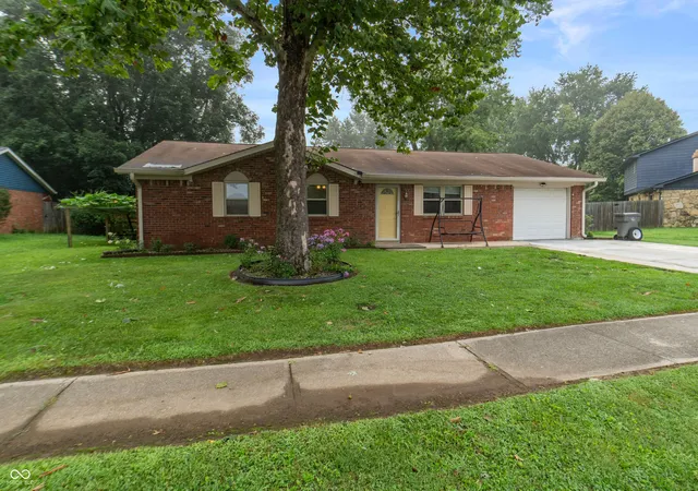 3rd image of 7417 Snowflake Dr, Indianapolis, IN 46227 | MLS# 22120611
