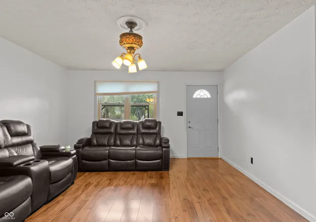 5th image of 7417 Snowflake Dr, Indianapolis, IN 46227 | MLS# 22120611