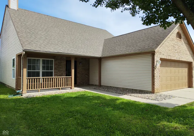 2nd image of 6140 Lake Freeman Dr, Indianapolis, IN 46254 | MLS# 22120615