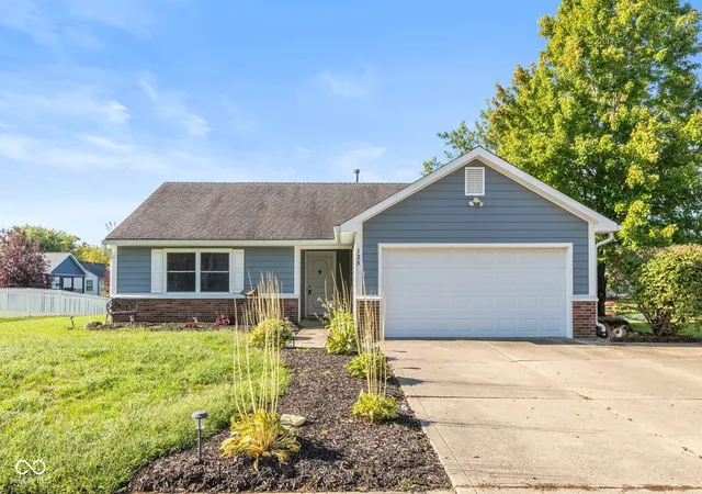 1st image of 125 Rolling Ridge Rd, Shelbyville, IN 46176 | MLS# 22120618