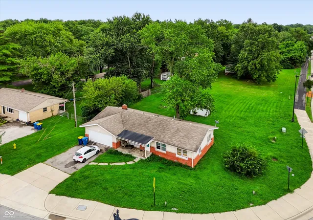 2nd image of 103 E 106th St, Carmel, IN 46280 | MLS# 22120623