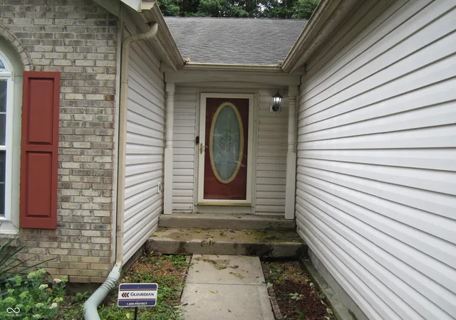 Photo 3 of Single family home for sale at 5269 Thrasher Dr, Indianapolis, IN 46254 | MLS# 22120629 | Listing updated on 2026-09-05