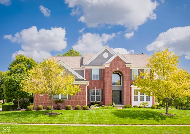 Photo 1 of Single family home for sale at 4737 Pebblepointe, Zionsville, IN 46077 | MLS# 22120630 | Listing updated on 2026-10-03