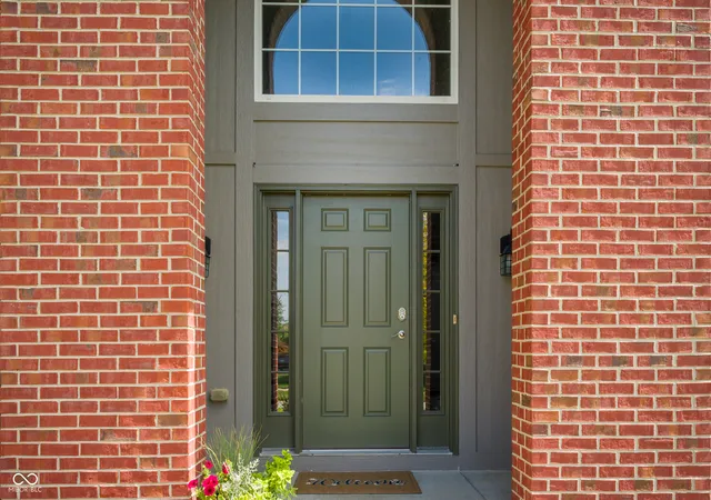 Photo 2 of Single family home for sale at 4737 Pebblepointe, Zionsville, IN 46077 | MLS# 22120630 | Listing updated on 2026-10-03
