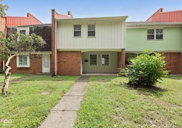 1st image of 6440 Commons Dr, Indianapolis, IN 46254 | MLS# 22120652