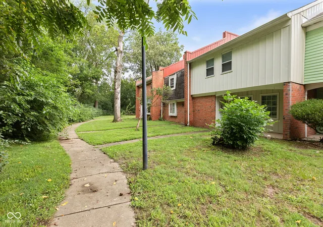 3rd image of 6440 Commons Dr, Indianapolis, IN 46254 | MLS# 22120652