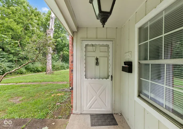 4th image of 6440 Commons Dr, Indianapolis, IN 46254 | MLS# 22120652