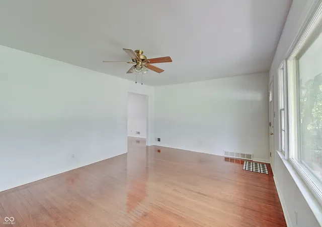 4th image of 47 Dixie Dr, Indianapolis, IN 46227 | MLS# 22120659