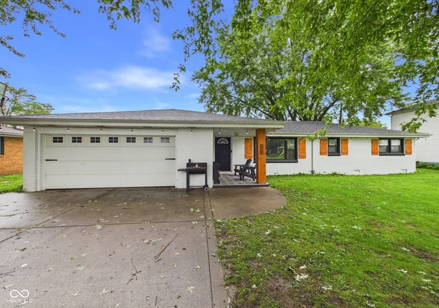 1st image of 1710 Bittersweet Dr, Anderson, IN 46011 | MLS# 22120663