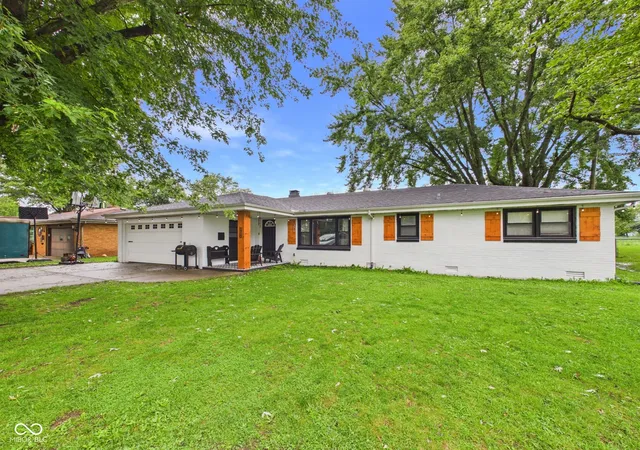 2nd image of 1710 Bittersweet Dr, Anderson, IN 46011 | MLS# 22120663