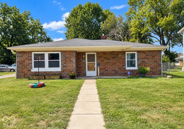 Single family home for sale at 226 N Jefferson St, Brownsburg, IN 46112 | MLS# 22120665