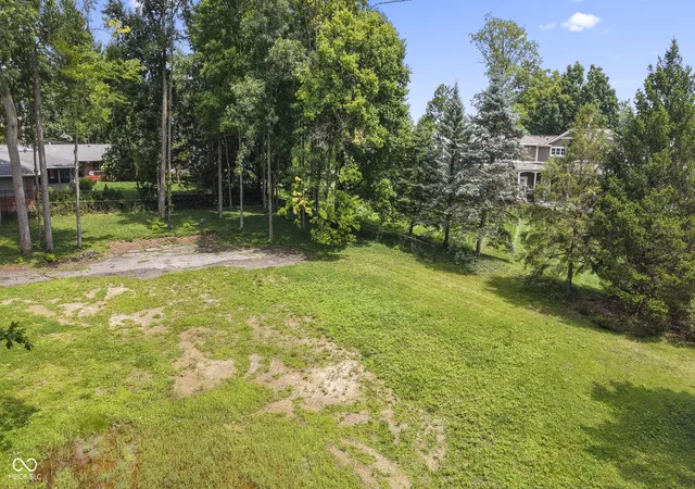 1st image of 21 Cardinal Ln, Carmel, IN 46032 | MLS# 22120672