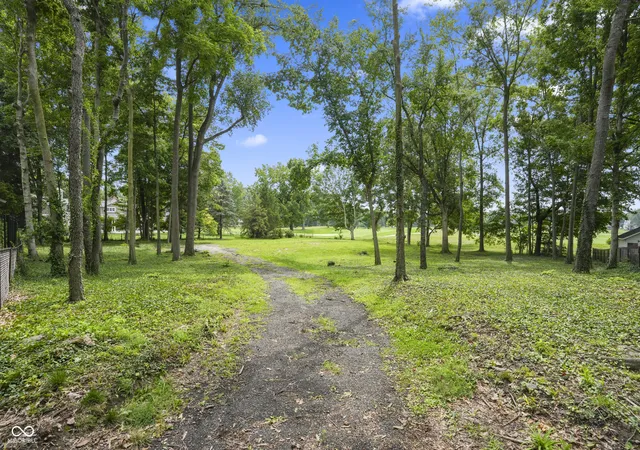3rd image of 21 Cardinal Ln, Carmel, IN 46032 | MLS# 22120672