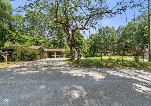 2nd image of 628 W Robertson Rd, Morgantown, IN 46160 | MLS# 22120676