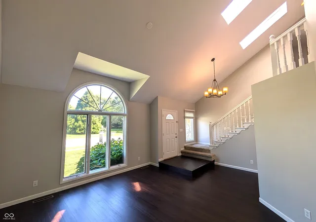 2nd image of 2323 Crump Ln, Columbus, IN 47203 | MLS# 22120680