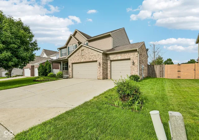 2nd image of 1314 Starcross Dr, Indianapolis, IN 46239 | MLS# 22120681