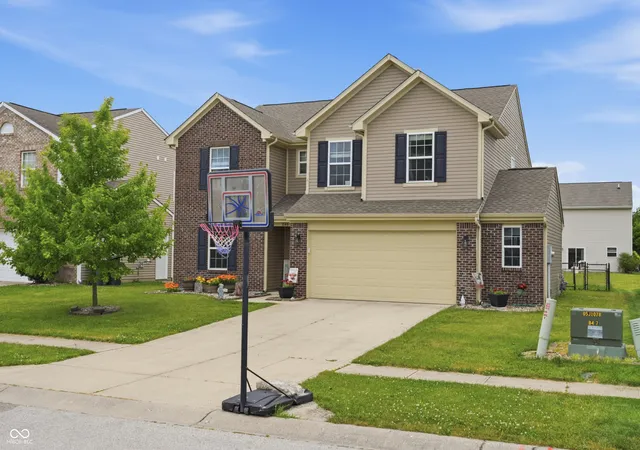 2nd image of 3140 Monterey Dr, Whiteland, IN 46184 | MLS# 22120683