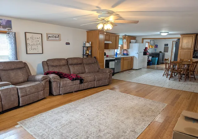 2nd image of 232 Pence St, Columbus, IN 47201 | MLS# 22120700