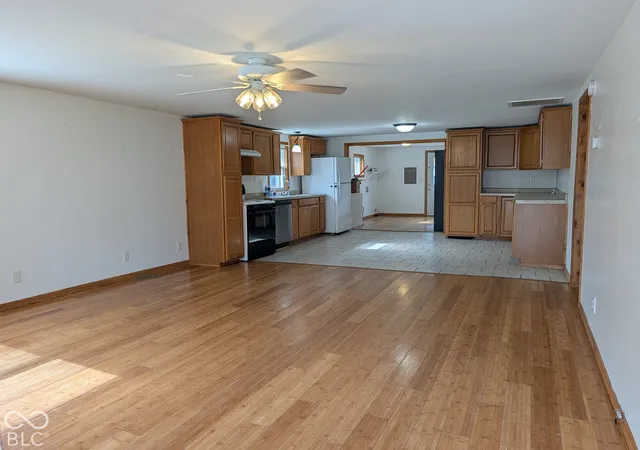 Photo 2 of Single family home for sale at 232 Pence St, Columbus, IN 47201 | MLS# 22120700 | Listing updated on 2026-10-27