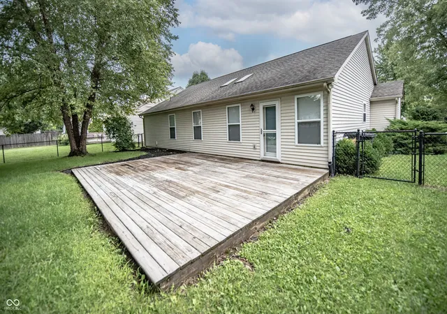 Photo 3 of Single family home for sale at 13246 Golden Ash Ct, Fishers, IN 46038 | MLS# 22120707 | Listing updated on 2026-09-24
