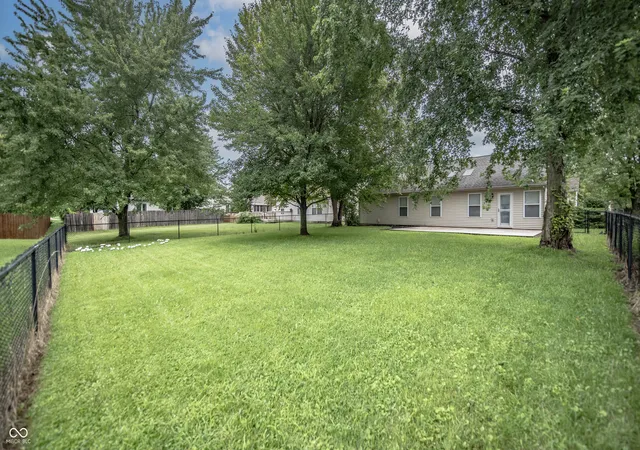 Photo 4 of Single family home for sale at 13246 Golden Ash Ct, Fishers, IN 46038 | MLS# 22120707 | Listing updated on 2026-09-24