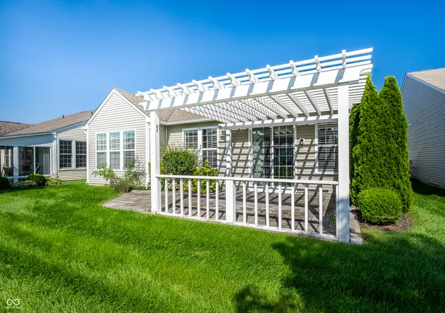 Photo 3 of Single family home for sale at 15955 Dolcetto Dr, Fishers, IN 46037 | MLS# 22120711 | Listing updated on 2026-10-21