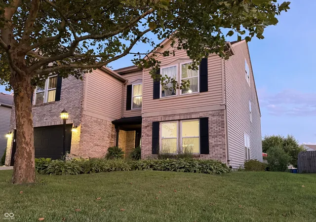 2nd image of 7821 Edgemanor Ct, Indianapolis, IN 46239 | MLS# 22120713