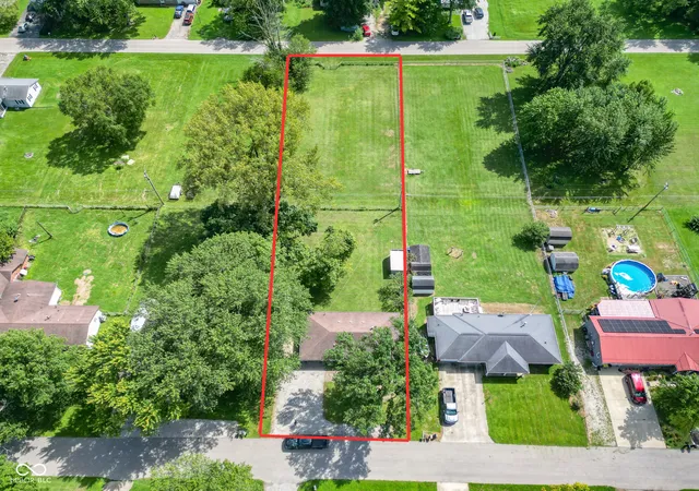 2nd image of 315 Daugherty St, Columbus, IN 47201 | MLS# 22120724