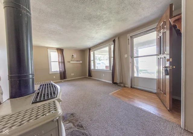 Photo 3 of Single family home for sale at 315 Daugherty St, Columbus, IN 47201 | MLS# 22120724 | Listing updated on 2026-09-19