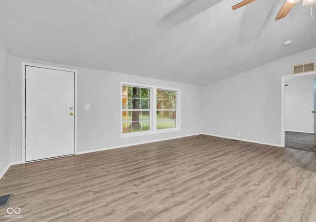 5th image of 180 Ivy Ct, Cloverdale, IN 46120 | MLS# 22120726