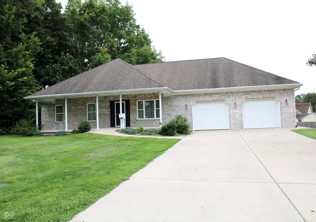 2nd image of 99 Center Ct, Franklin, IN 46131 | MLS# 22120751