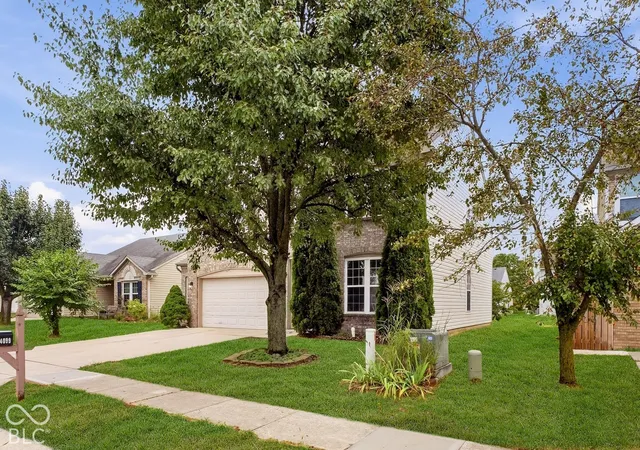 Photo 3 of Single family home for sale at 4099 Cheltonham Ct, Plainfield, IN 46168 | MLS# 22120767 | Listing updated on 2026-09-29