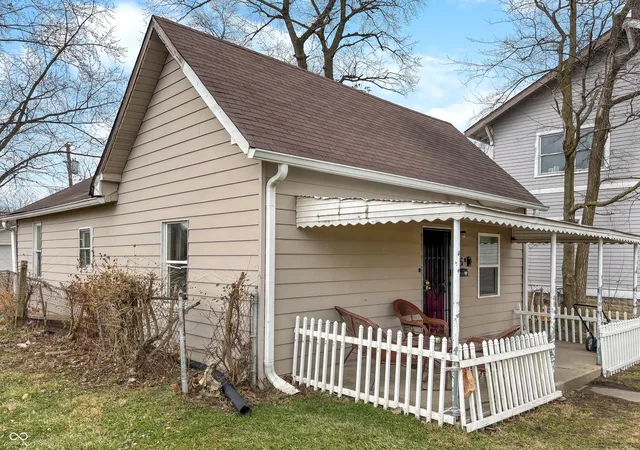 2nd image of 115 N Sherman Dr, Indianapolis, IN 46201 | MLS# 22120784