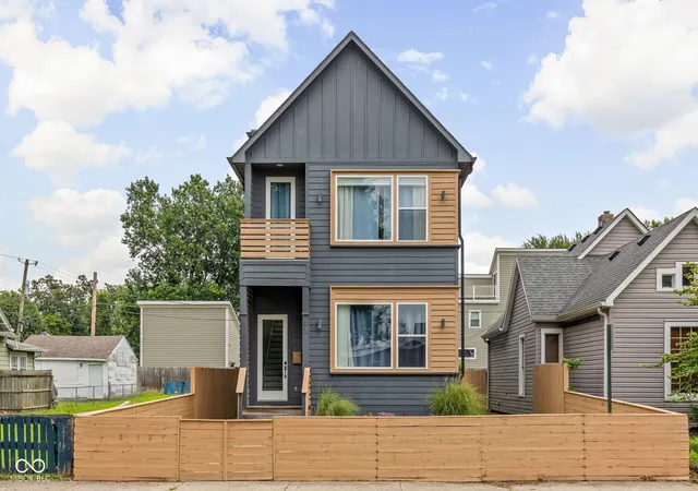 1st image of 931 Spruce St, Indianapolis, IN 46203 | MLS# 22120786