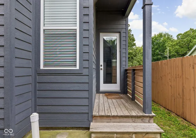 Photo 3 of Single family home for sale at 931 Spruce St, Indianapolis, IN 46203 | MLS# 22120786 | Listing updated on 2026-10-02